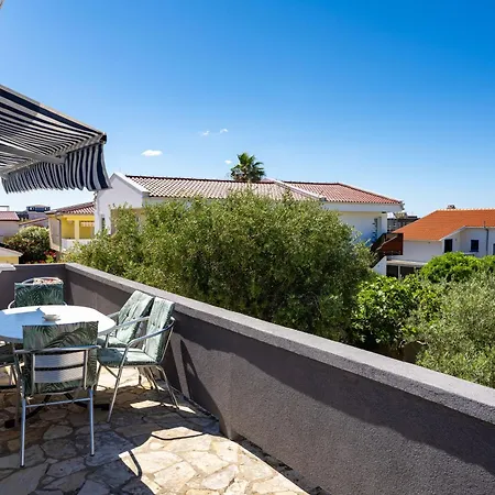 Crnko, 50m From The With Free Parking And Drinkable Tap Water * Vir
