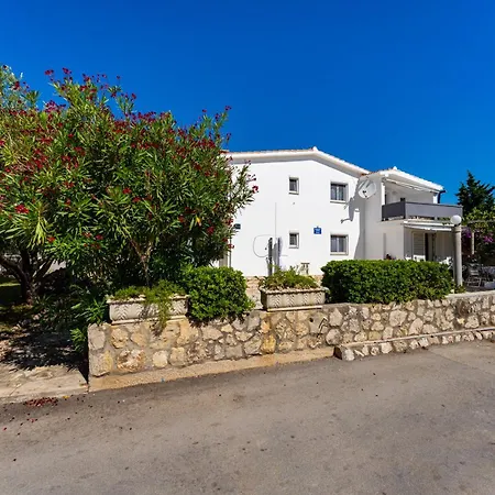 Daire Crnko, 50m From The With Free Parking And Drinkable Tap Water *