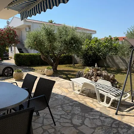 Crnko, 50m From The With Free Parking And Drinkable Tap Water * Vir