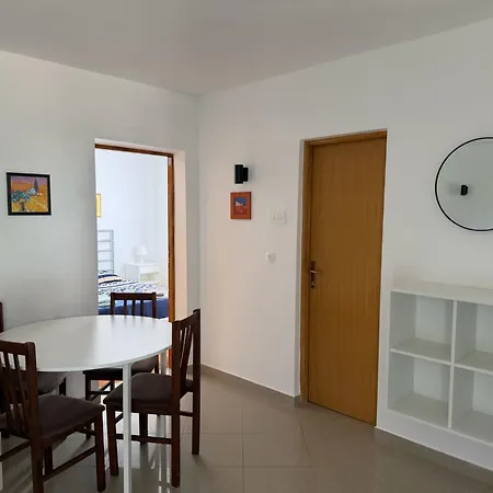 Crnko, 50m From The With Free Parking And Drinkable Tap Water * Vir