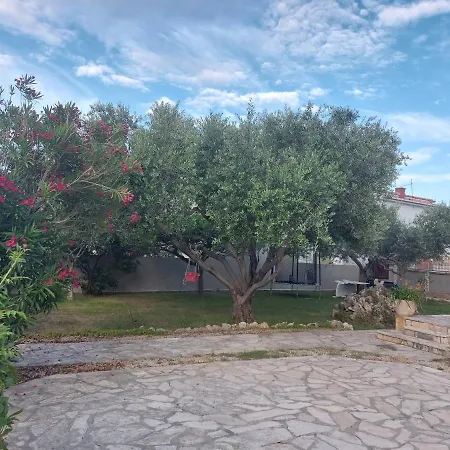 Daire Crnko, 50m From The With Free Parking And Drinkable Tap Water *