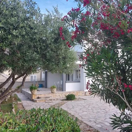 Crnko, 50m From The With Free Parking And Drinkable Tap Water
