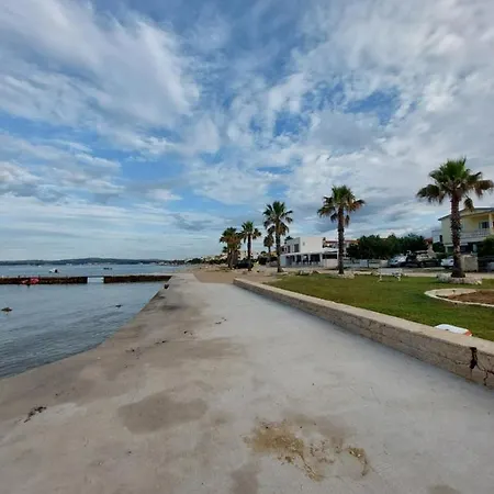 Crnko, 50m From The With Free Parking And Drinkable Tap Water Apartman Vir