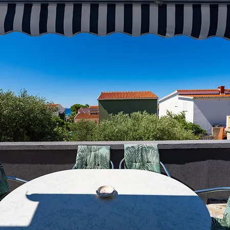 Crnko, 50m From The With Free Parking And Drinkable Tap Water * Vir