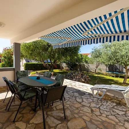 Crnko, 50m From The With Free Parking And Drinkable Tap Water Appartamento