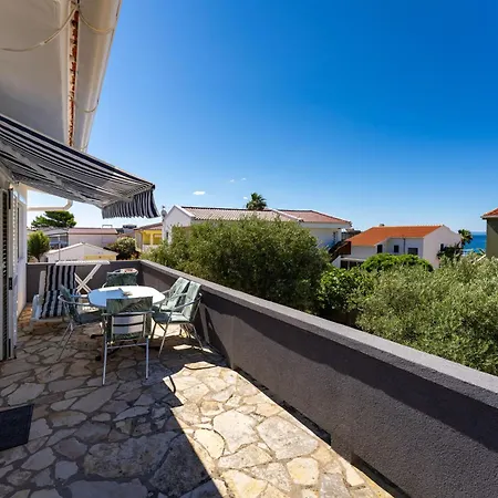 Crnko, 50m From The With Free Parking And Drinkable Tap Water * Vir