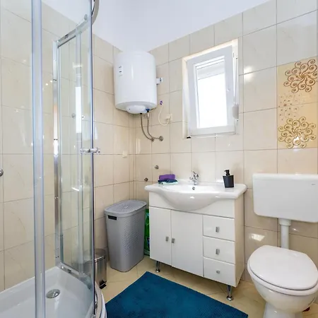 Lejlighed Crnko, 50m From The With Free Parking And Drinkable Tap Water