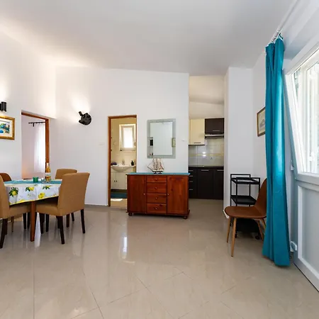 Apartman Crnko, 50m From The With Free Parking And Drinkable Tap Water Vir