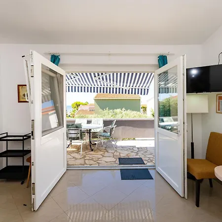 Apartman Crnko, 50m From The With Free Parking And Drinkable Tap Water