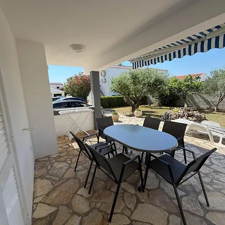 Crnko, 50m From The With Free Parking And Drinkable Tap Water